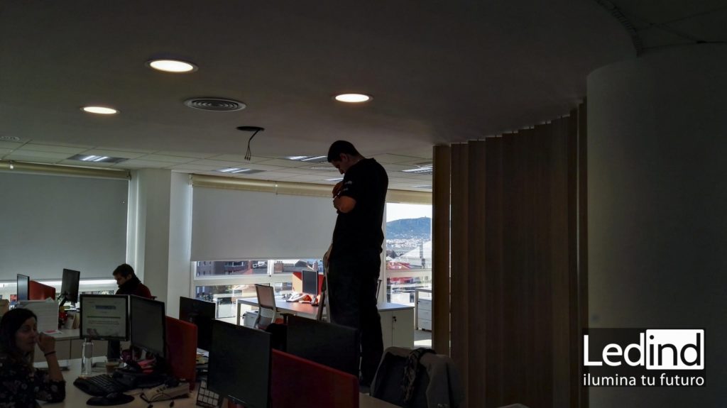 Equipo de instalación Ledind en Stork